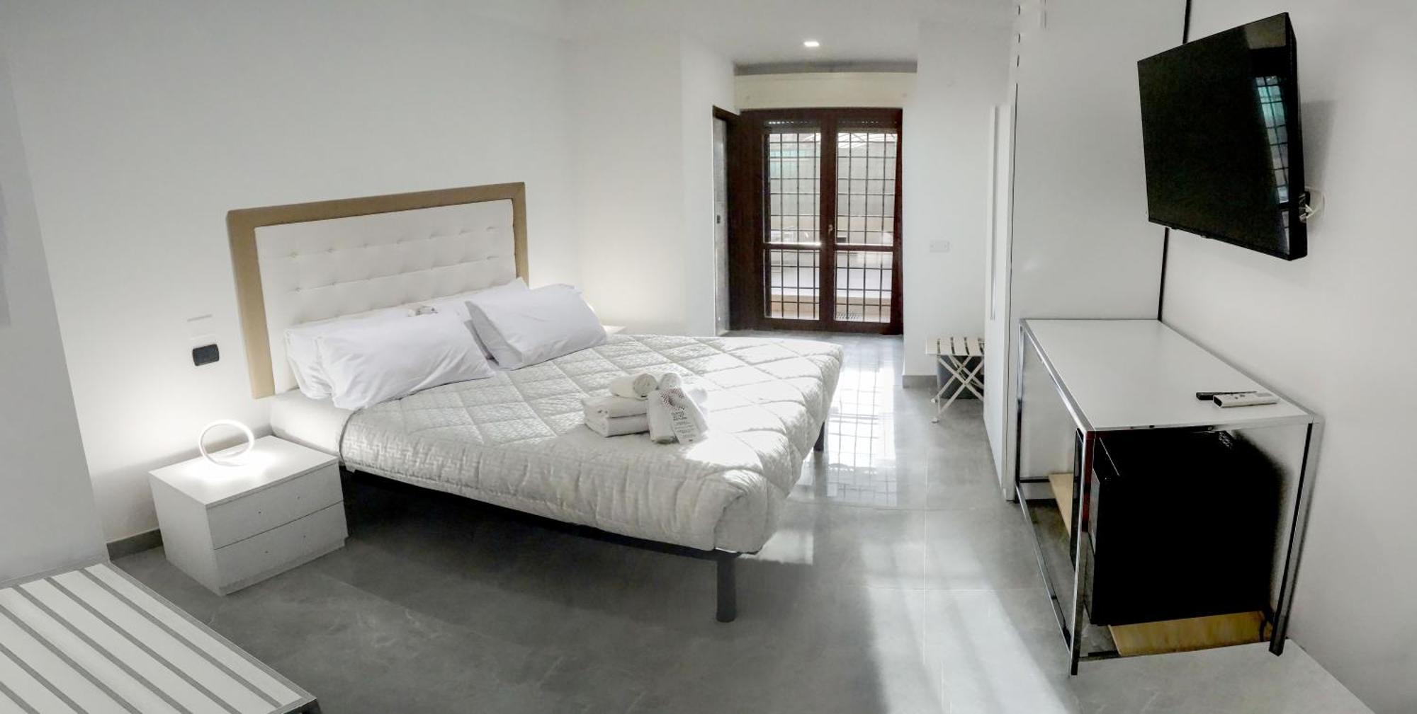 La Fiera Guesthouse Фьюмичино Экстерьер фото